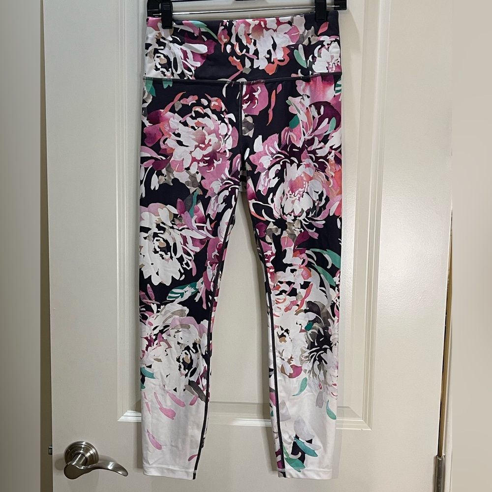 Athleta Black and Pink Floral Leggings Gym Activewear M